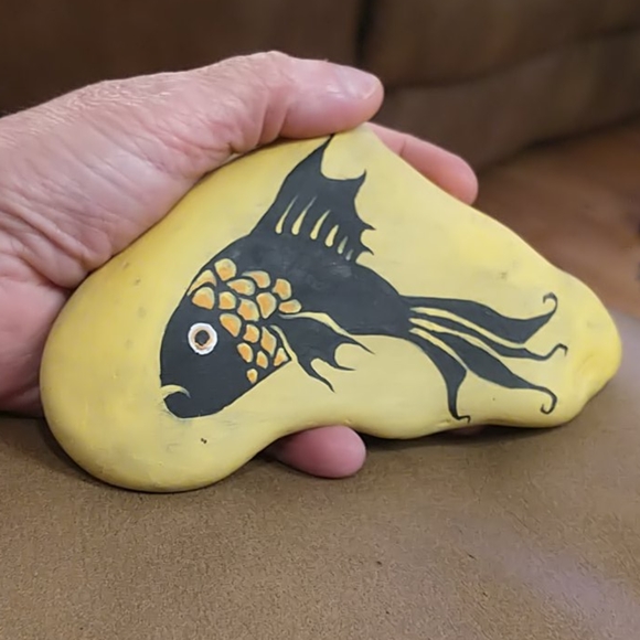 🇨🇦Fishy Garden Knick Knack Rock - Picture 3 of 4